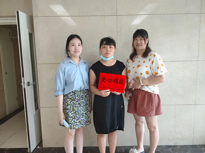 暖心慰問，進行中